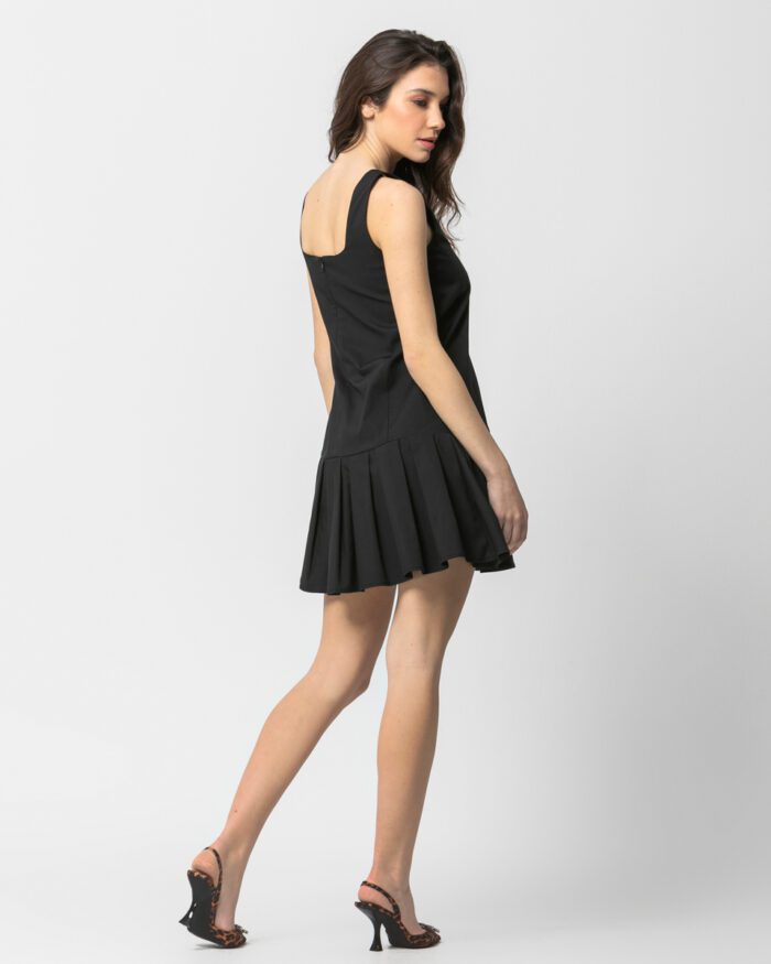 Φόρεμα μαύρο με πιέτες N2110
