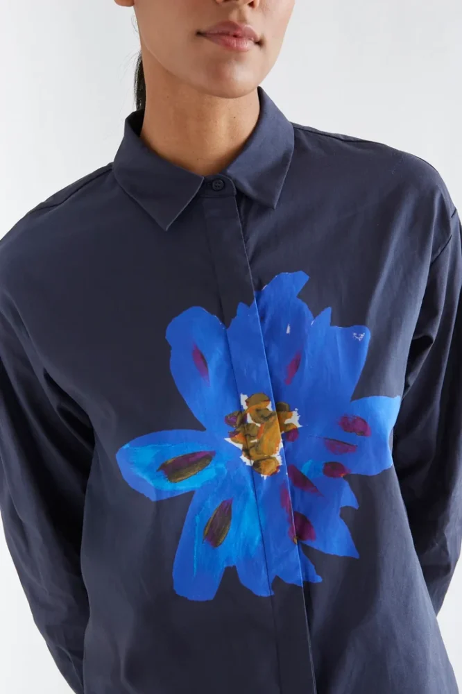 Πουκάμισο blue black με print Clematis flower COMPANIA FANTASTICA - Image 3